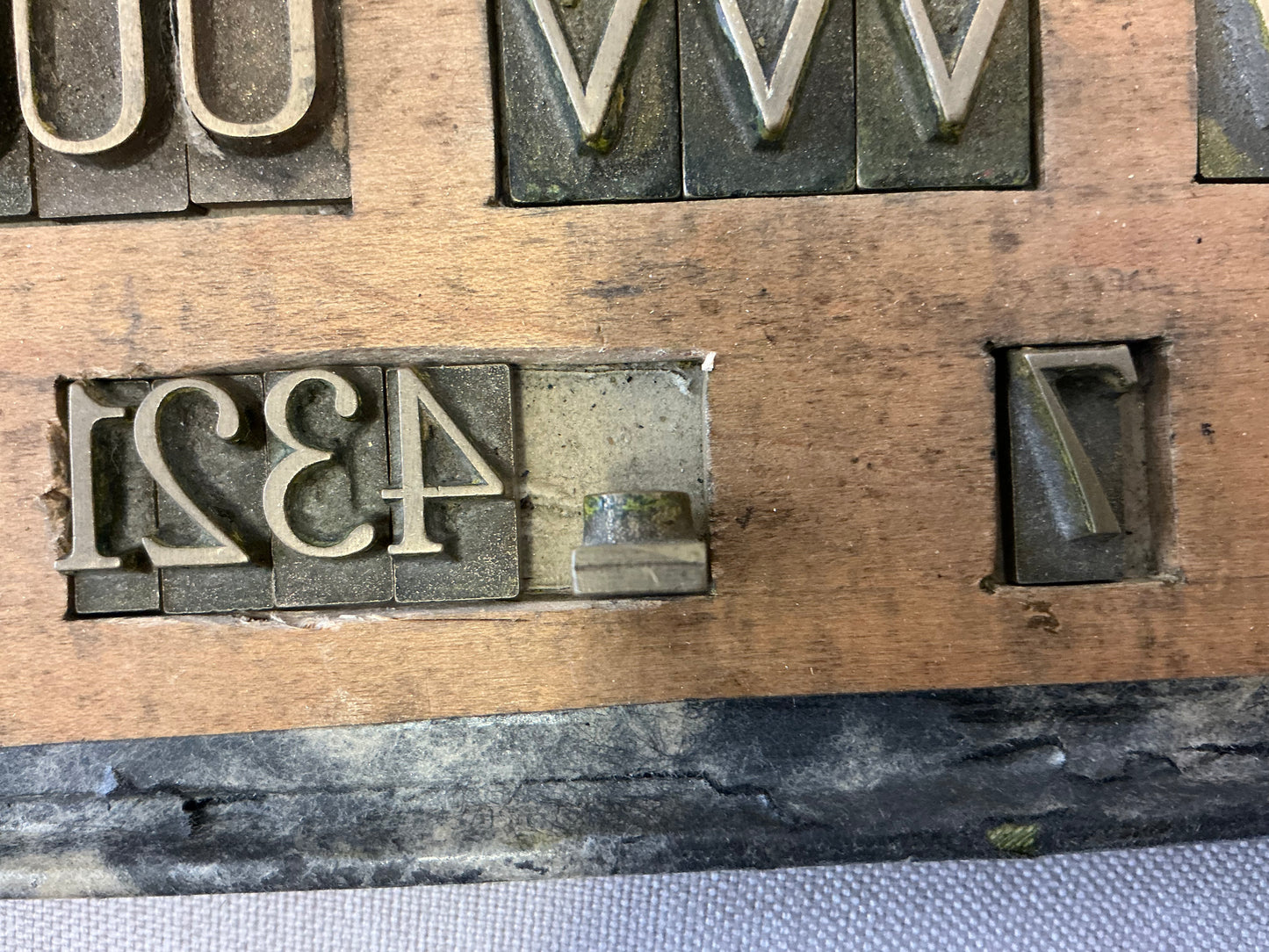 14mm / 0.551” Capital Hot stamping brass letterpress letters detail