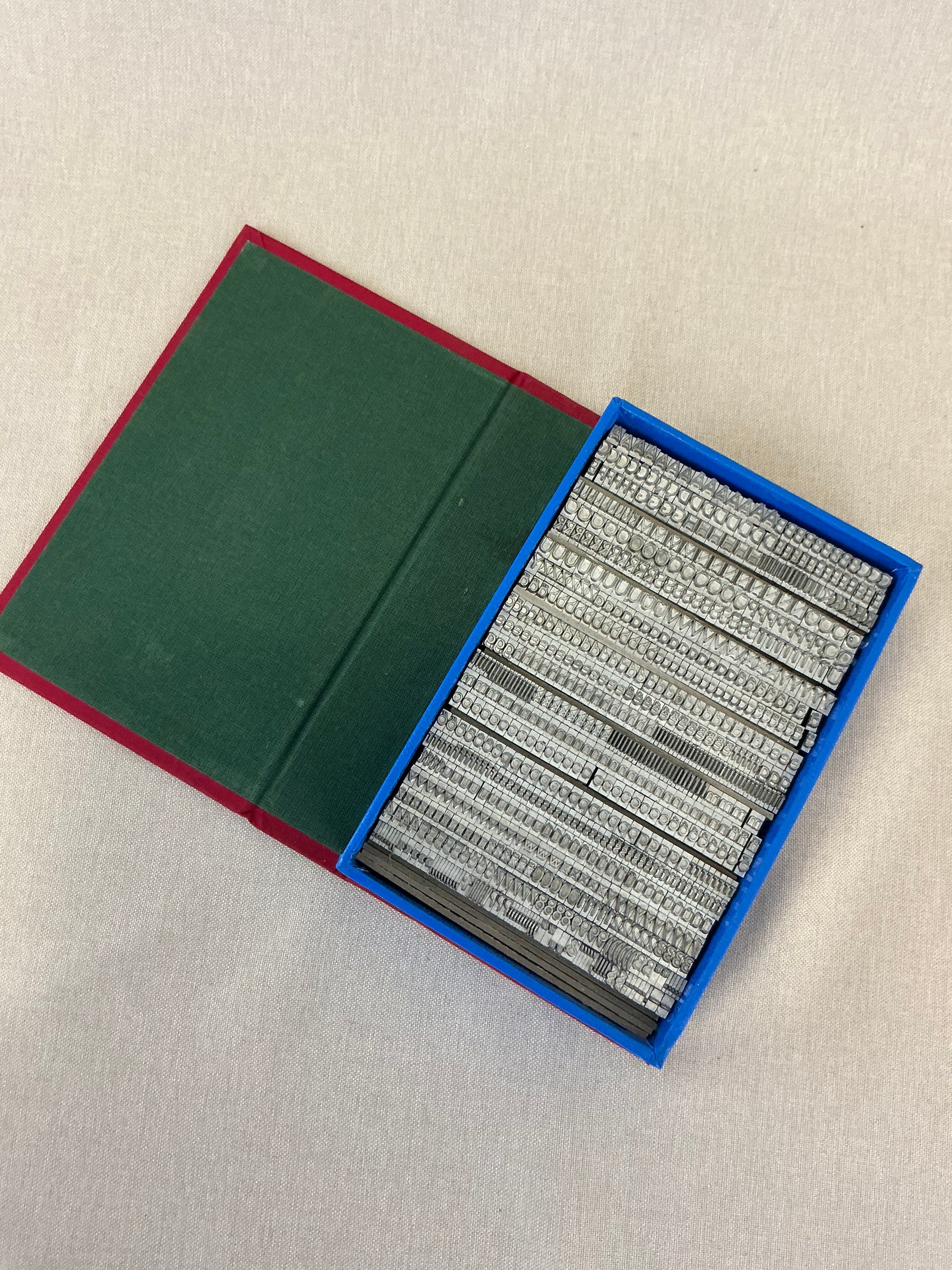 20pt Lettertype Letterpress set Grotesque by Marso open box