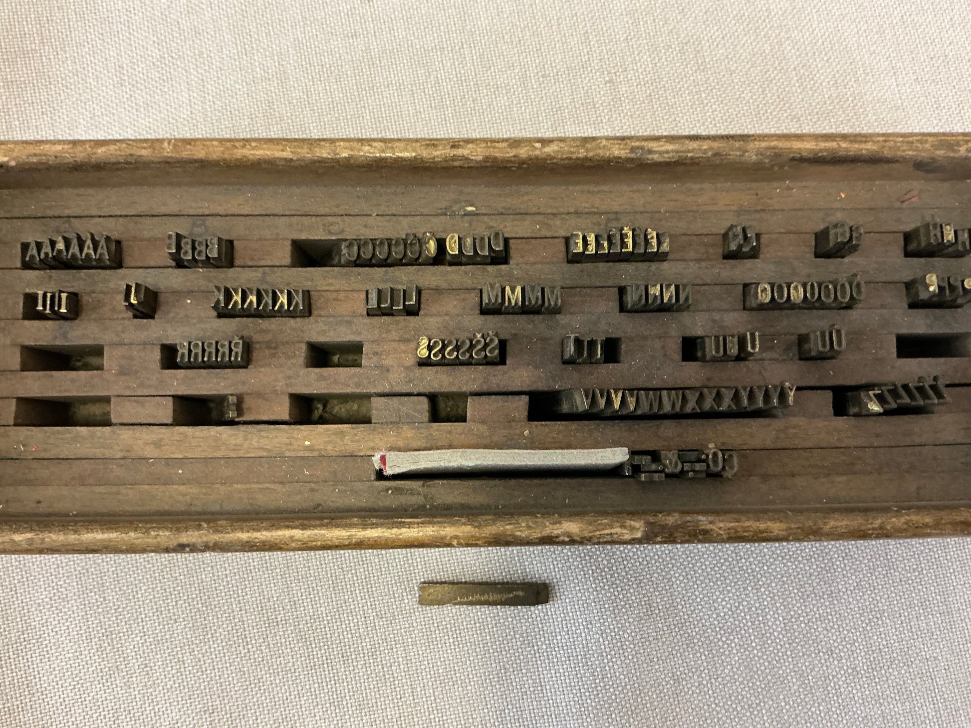 4mm / 0.157” Rare Hot stamping brass letterpress letters side