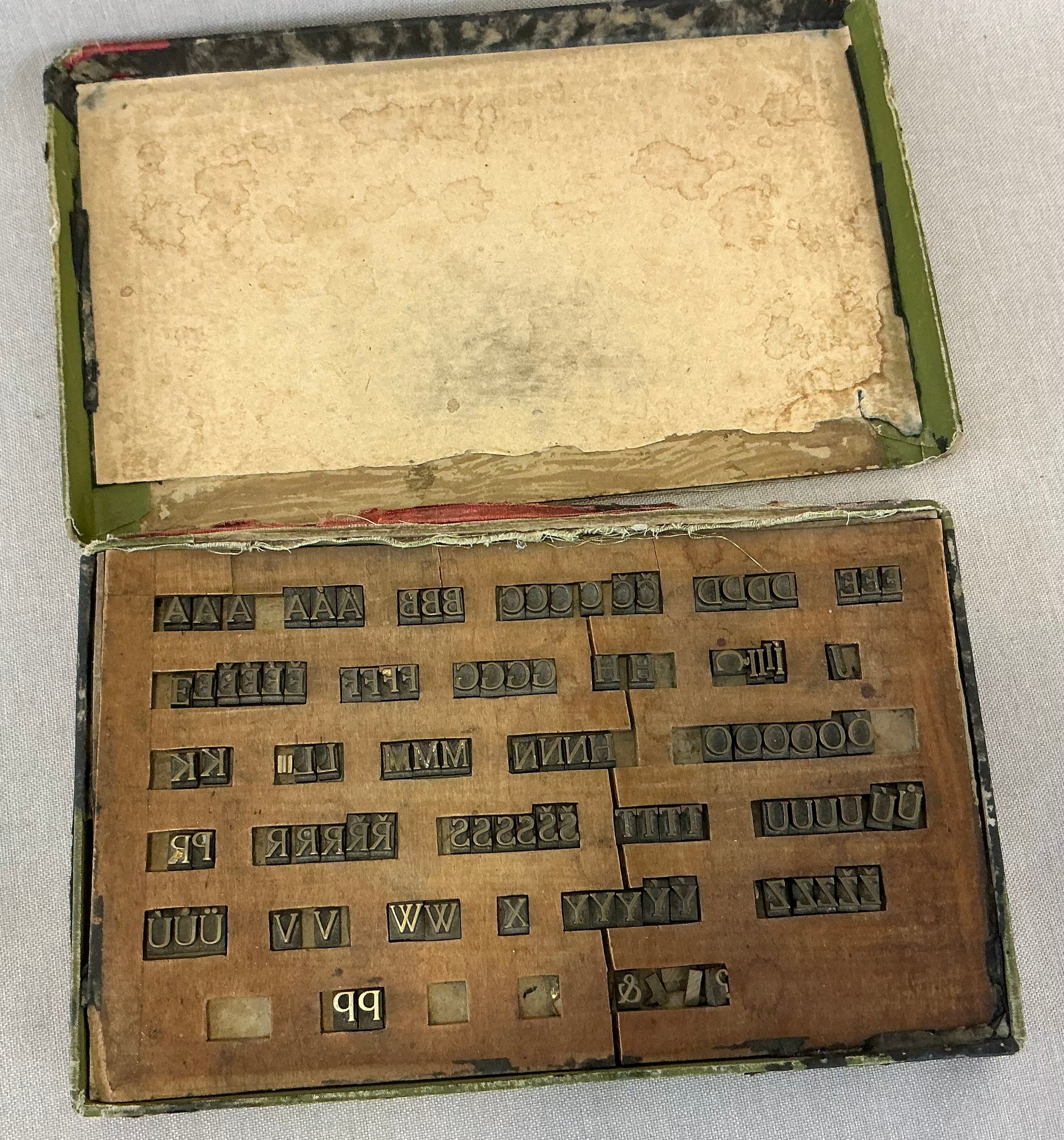 8.2mm / 0.322” Capital Hot stamping brass letterpress letters inside the box