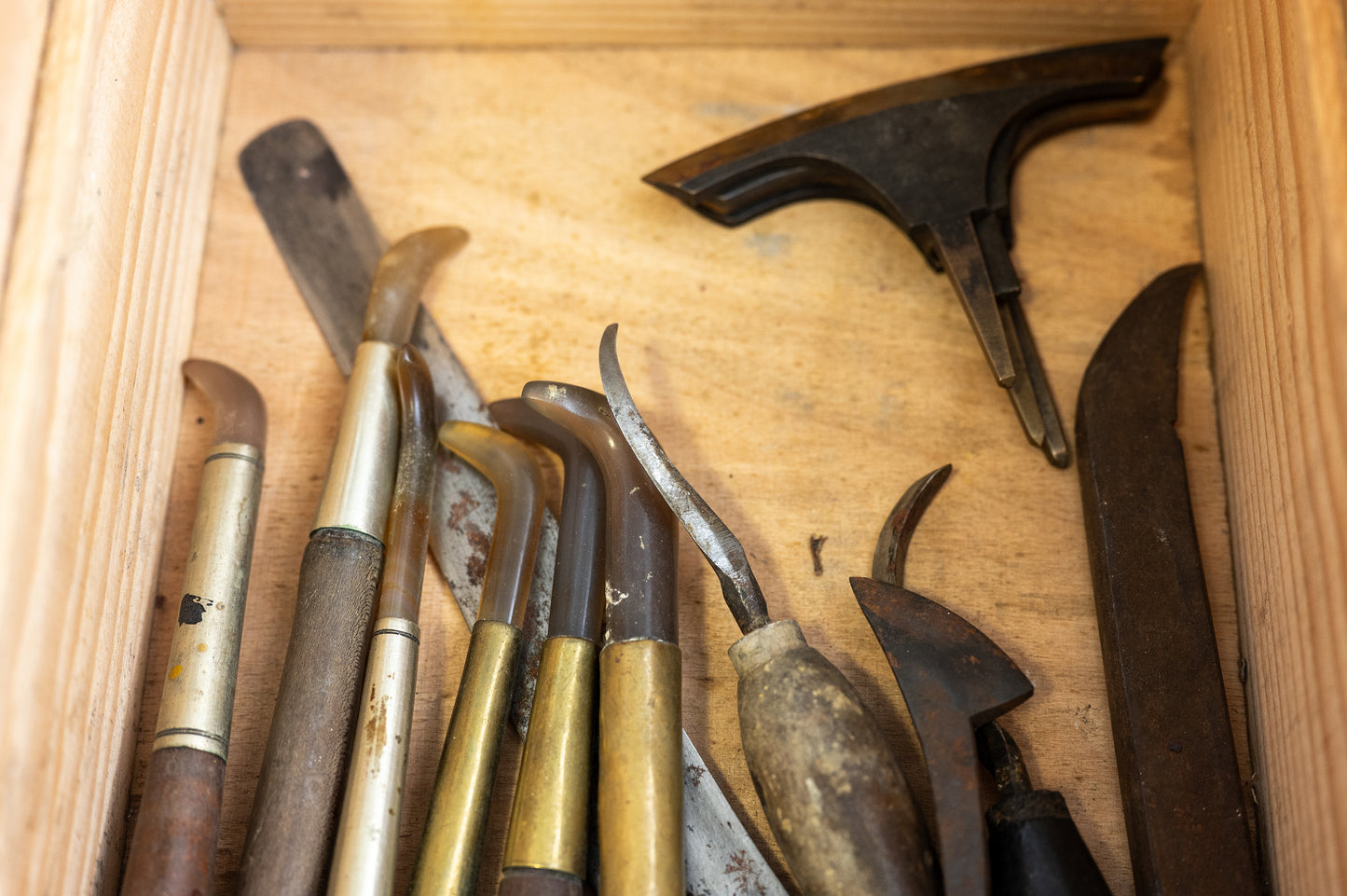 Stone burnisher tool kit