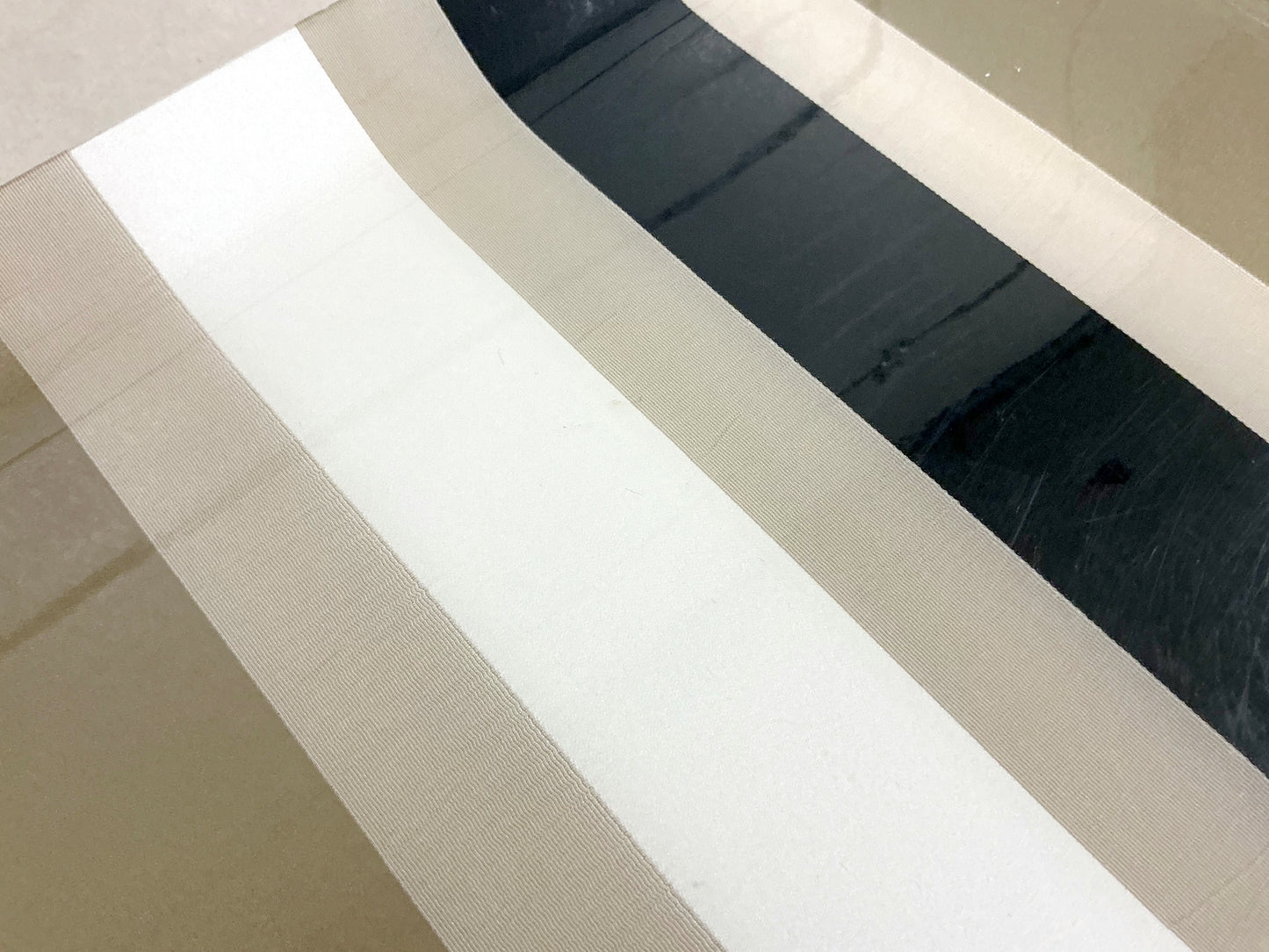 Folding Side Table in Acrylic Glass by Inge Schneider Detail