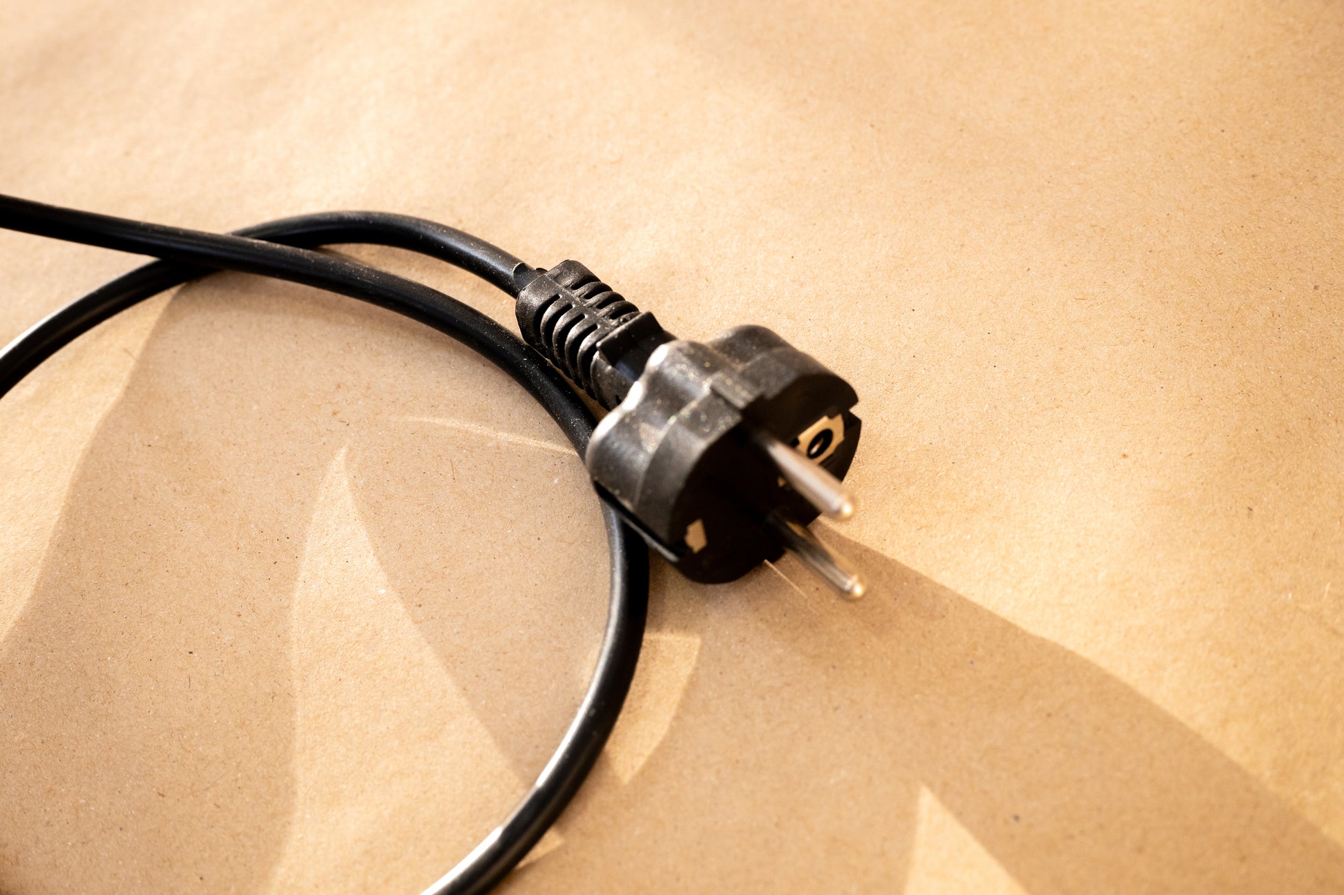 Elektricity plug of Vintage wooden tripod of lamp K. Weinert Berlin S.036