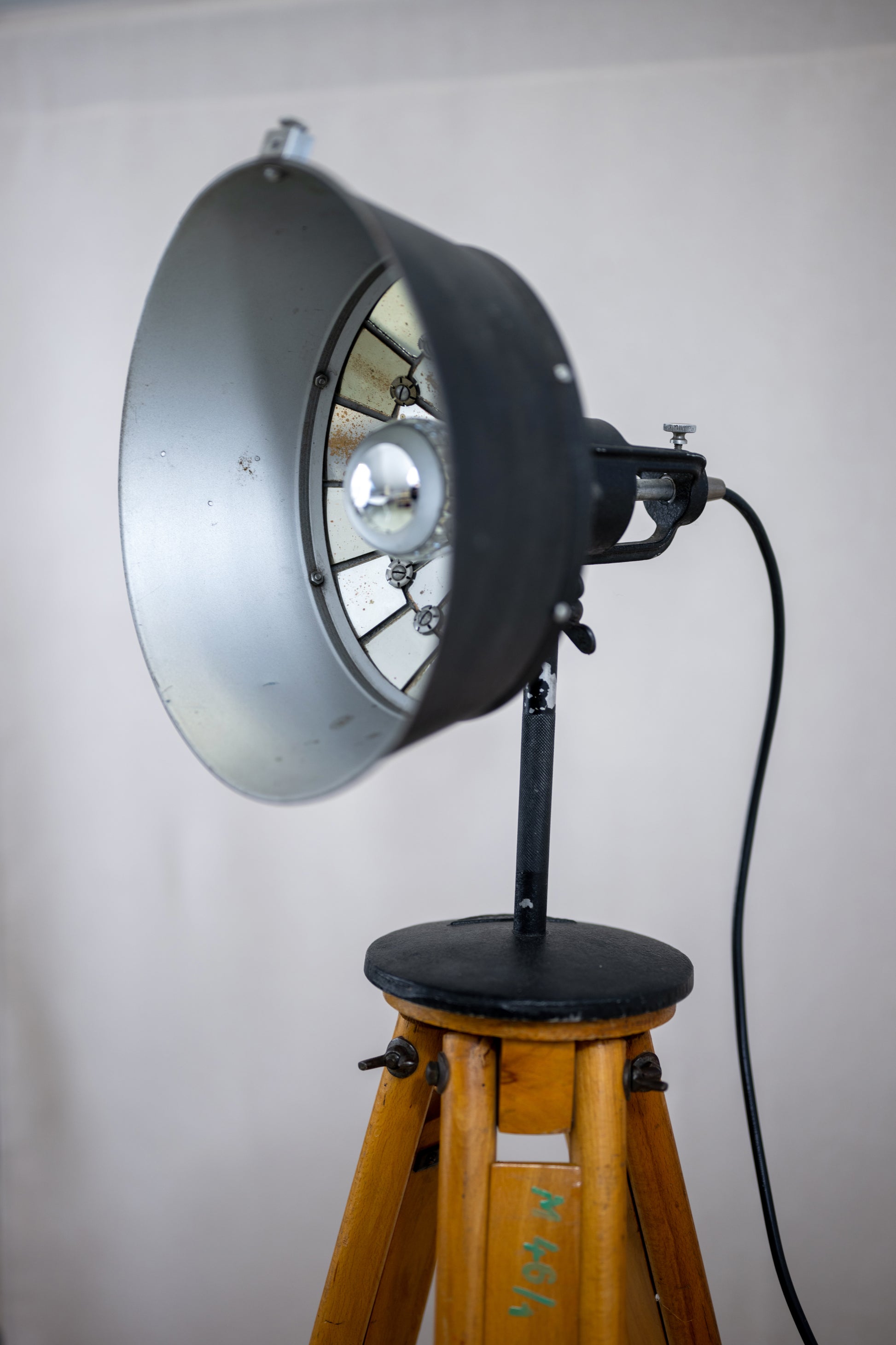 Side View of Vintage wooden tripod with mirror studio lamp K. Weinert Berlin S.O.36