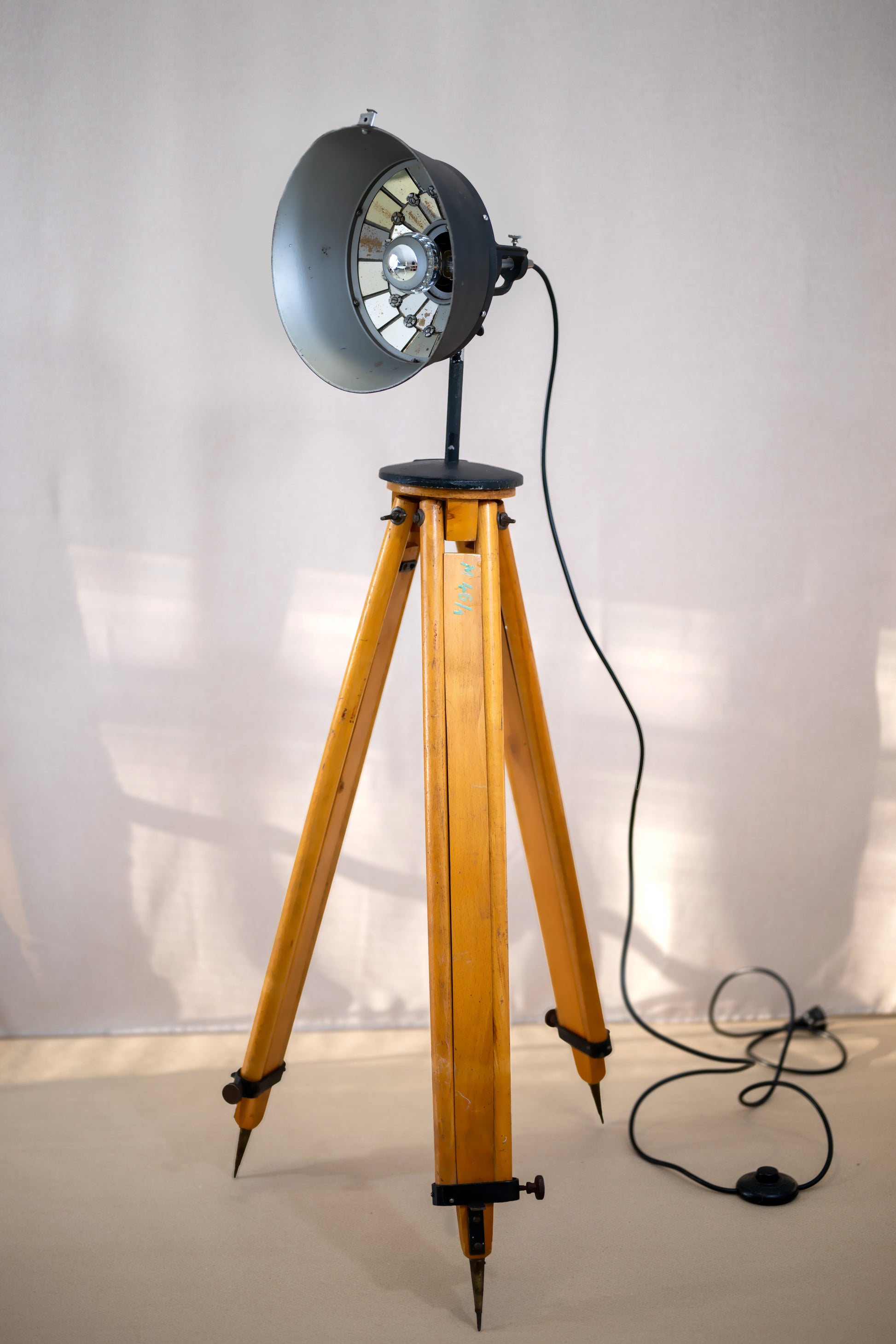 Vintage wooden tripod with studio lamp K.Weinert Berlin S.O.36