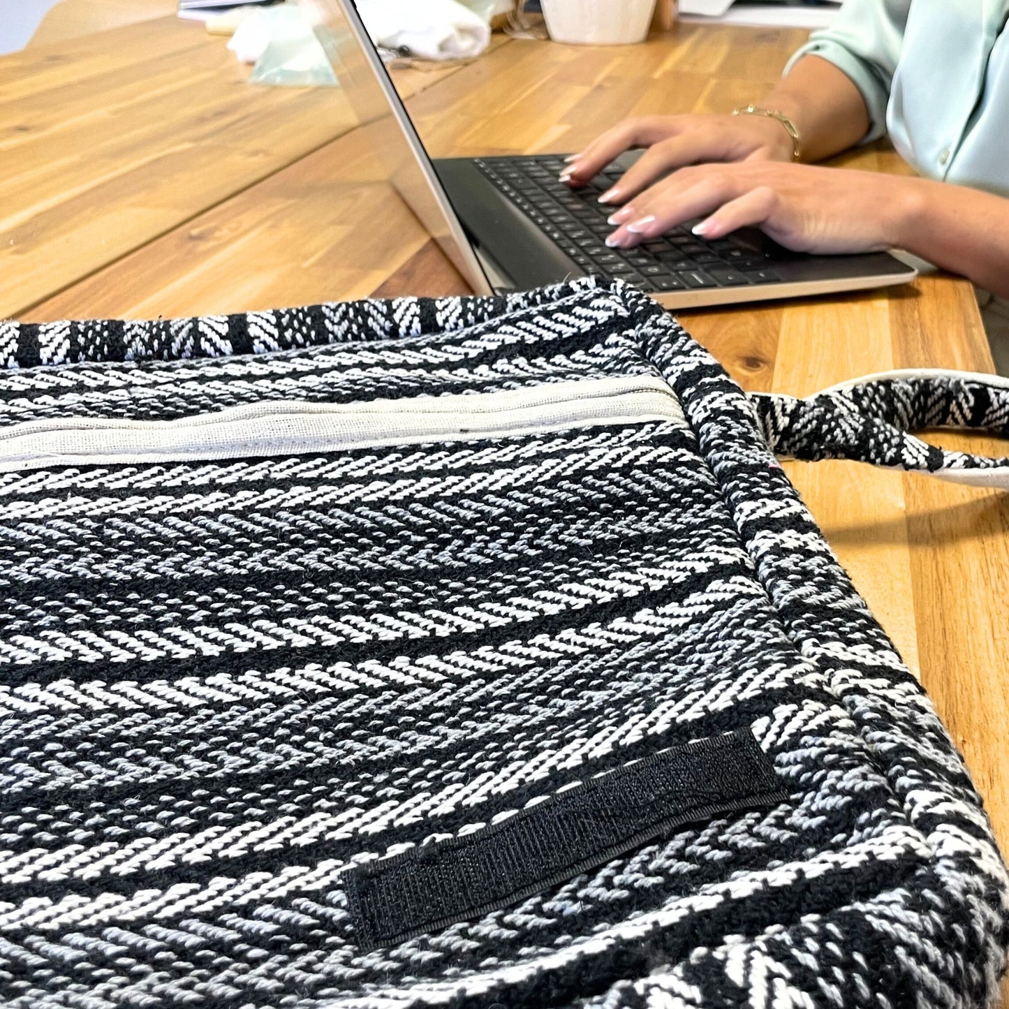 Soft Banjar Laptop Bag - Grey Strips