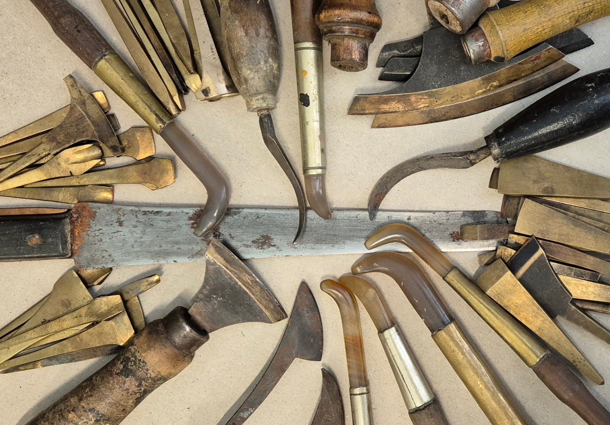 Gold tooling – Victoriana