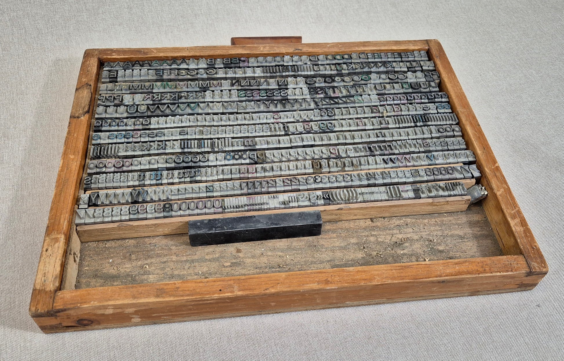 Wood case with lettertype alphabet for printers