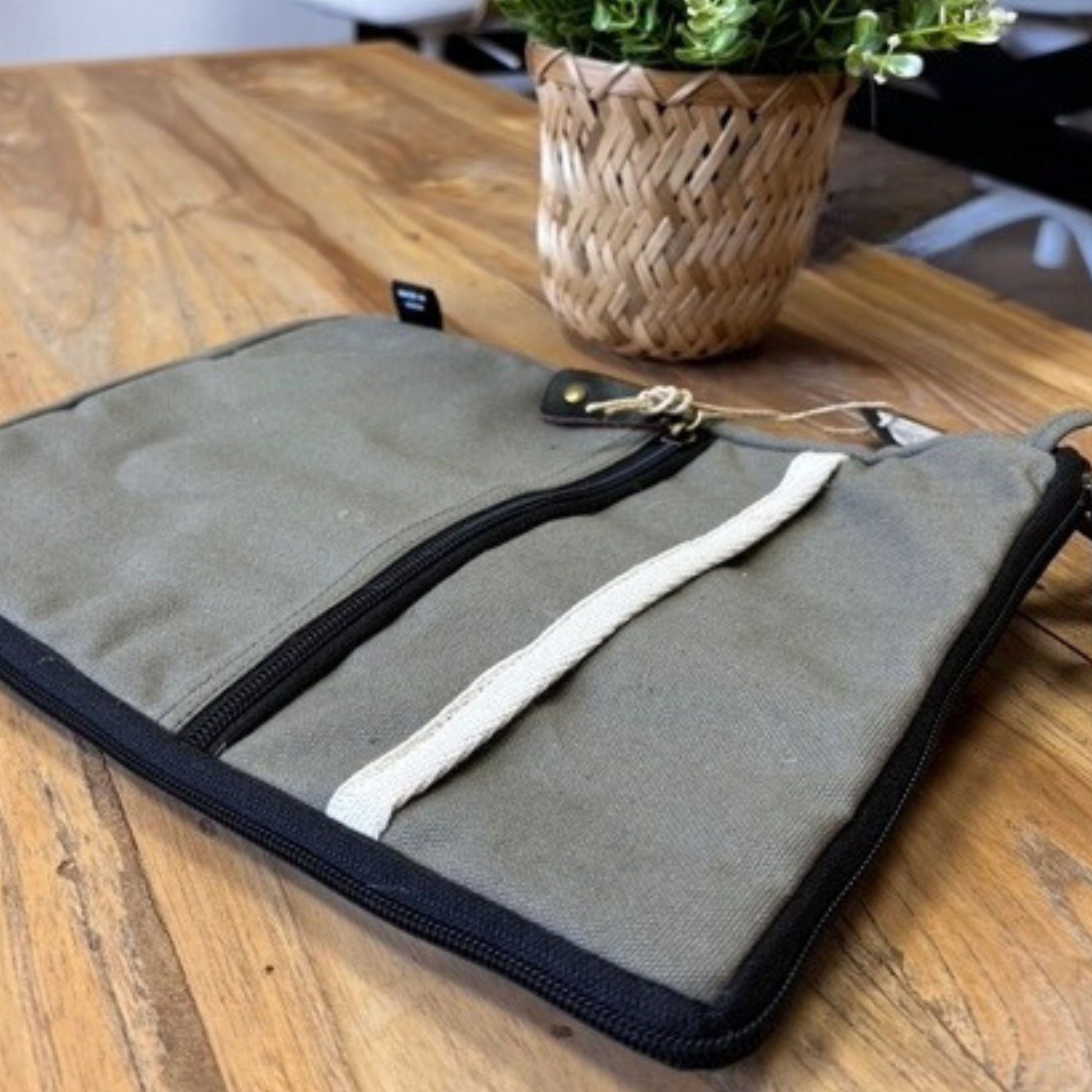 Canvas Large Laptop Pouch - Olive - 30x40cm