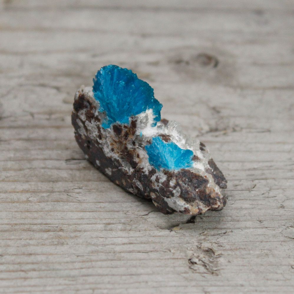 Cavensite with Metrics 30-40mm