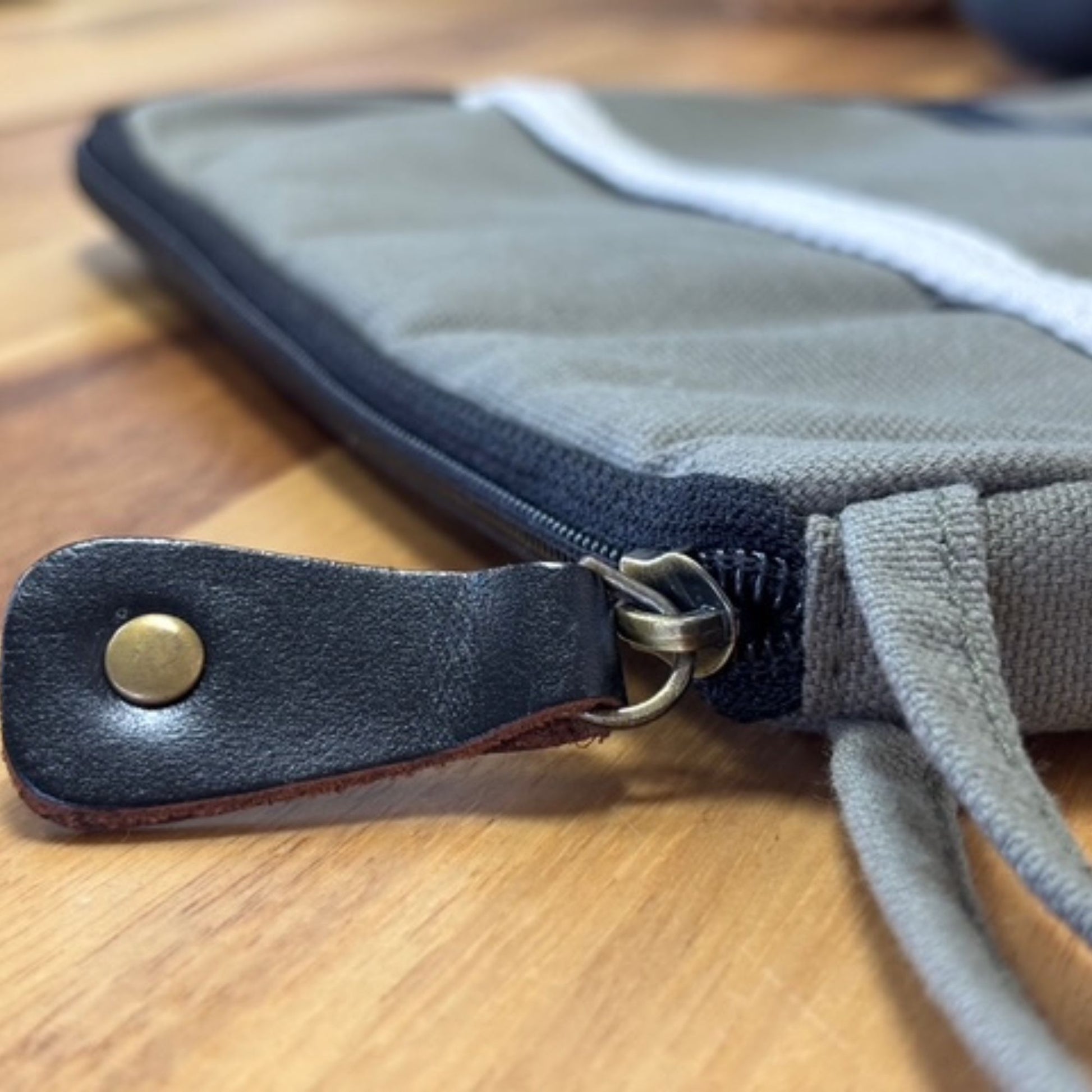 Canvas Travel Laptop Pouch - Olive - 24x33cm