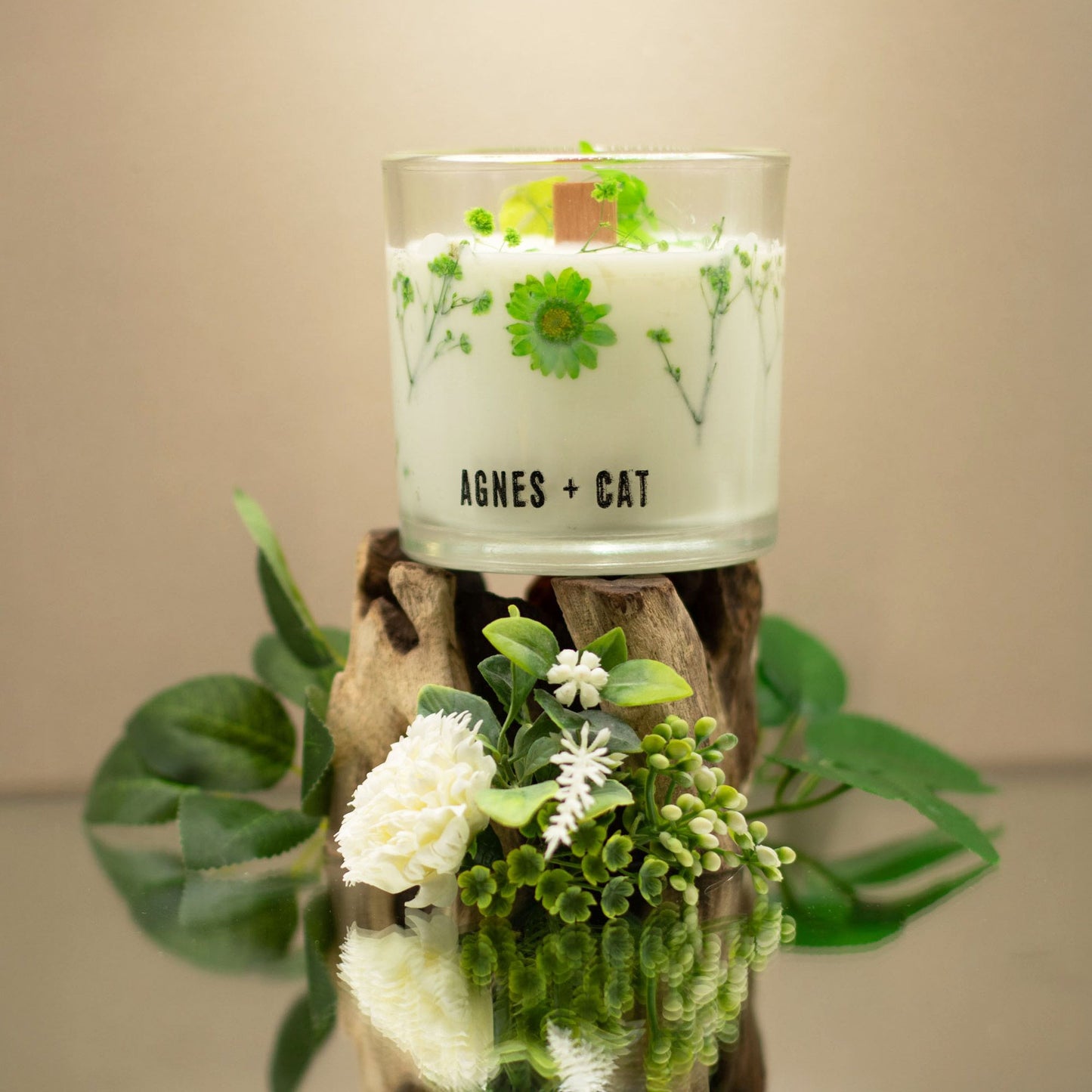 Sviečka Agnes + Cat Botanical zo sójového vosku - Fellberry